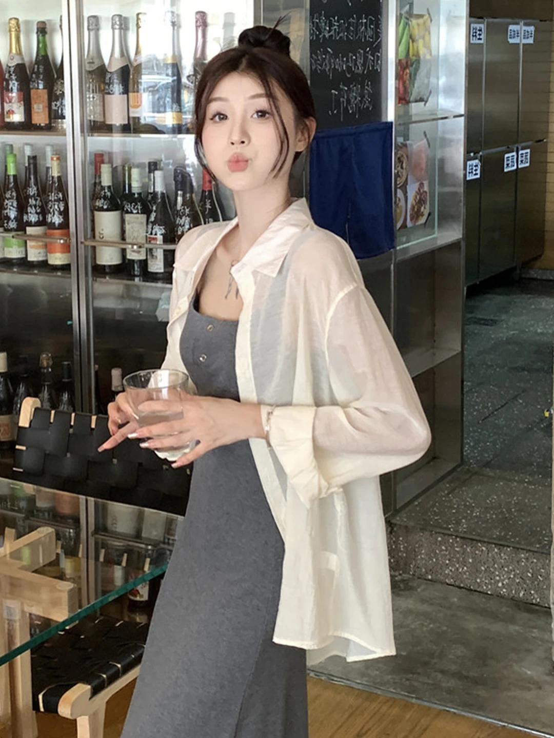 白シャツにカーディガンを合わせる際の最適な組み合わせとは？