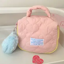 大容量化粧ポーチ【かわいいファーハートデザイン・収納力抜群】