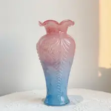 中古 フェントン 花びら模様の粉ブルーグラデーション 金箔手作り ガラス花瓶【水耕栽培・インテリア装飾】