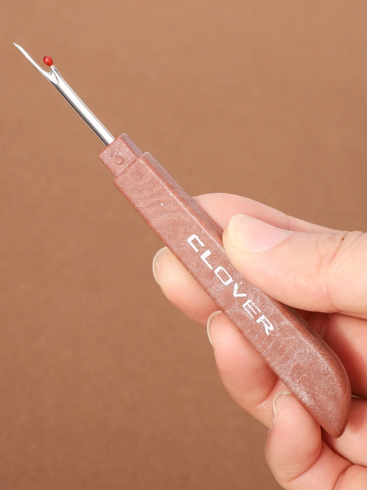 刺繍 ミシンで布の端を整えるには？大きな解線器が本当に役立つ理由