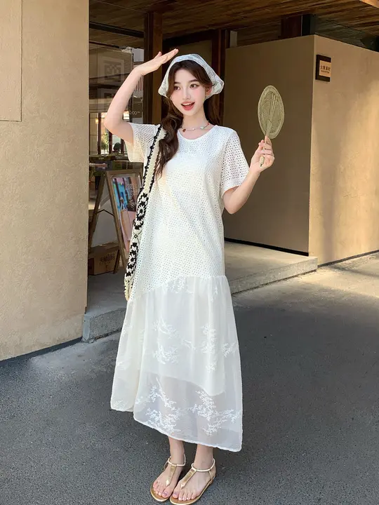 米白色メッシュ刺繍デザインのハーフスリーブワンピース【夏用・デコルテレース・シルエット】（セットアップ対応）