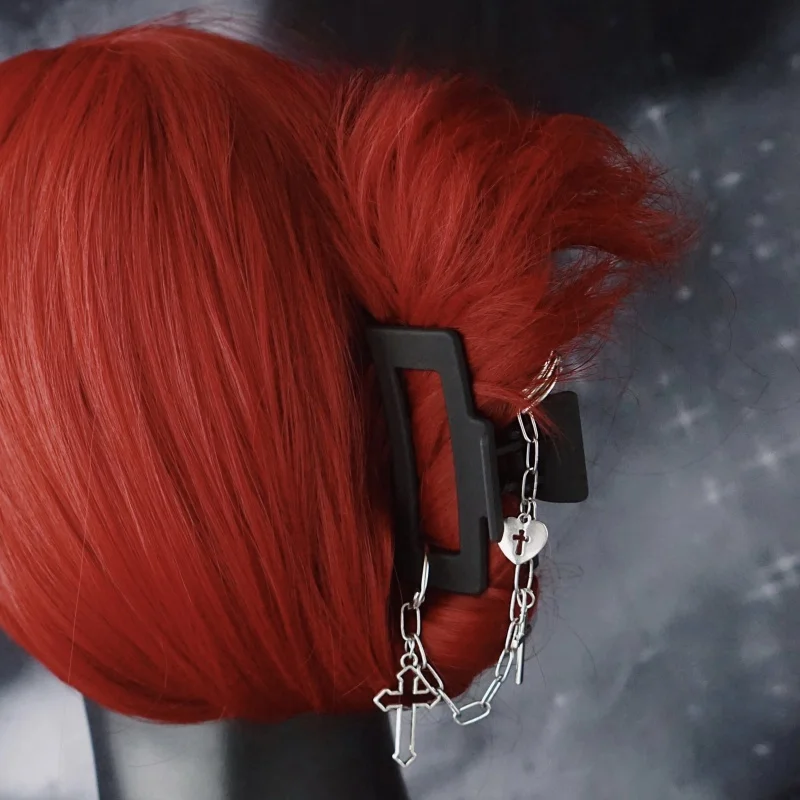 2026年 ヘアカタログ でトレンドヘアを決めるには？サメ型ヘアクリップがなぜ注目されているのか
