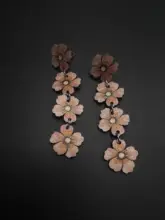 ヴィンテージ風 木製フリンジイヤリング【個性的でユニークなデザイン】