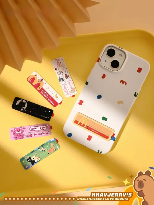 超薄型 折りたたみスマホスタンド【金属製・デスク用・背面貼り付け】