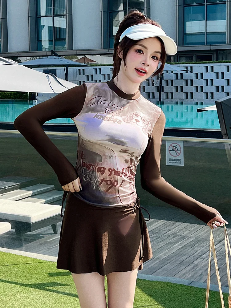 レディース水着 大人向けの美しいデザインで体型カバーを実現