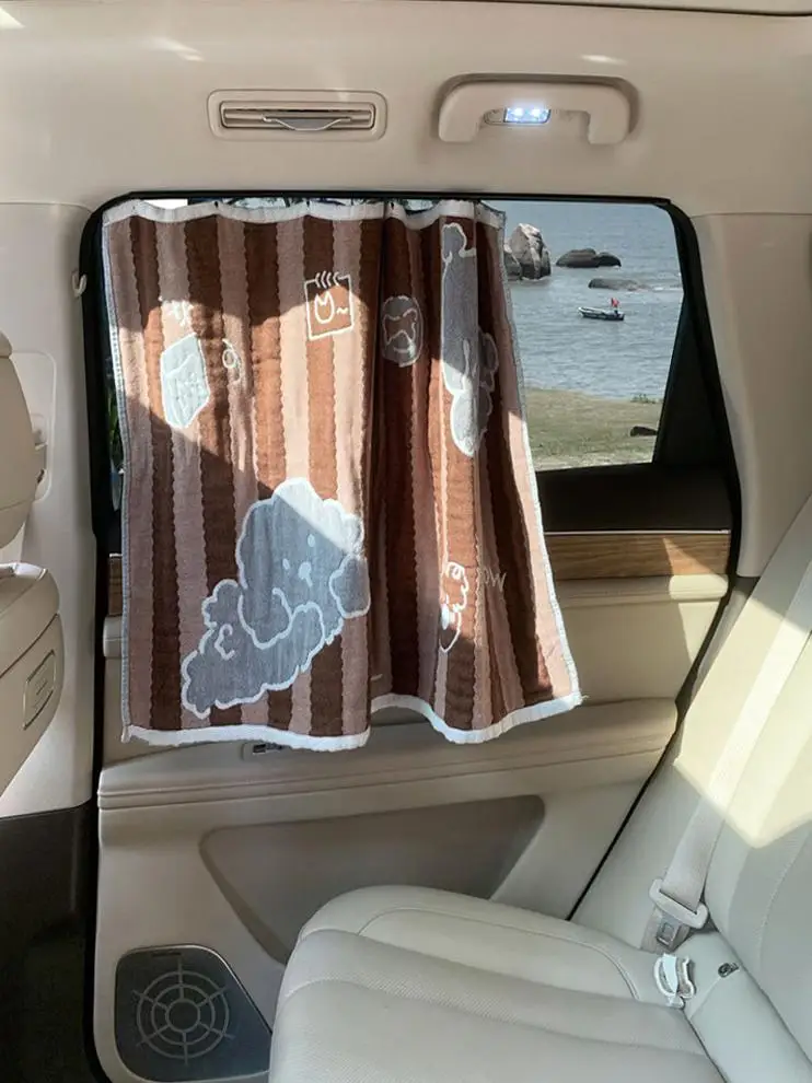光るカーテンと蓄光カーテンの違いは？赤ちゃん  用車載サンシェードで解決できる本当の悩みとは？