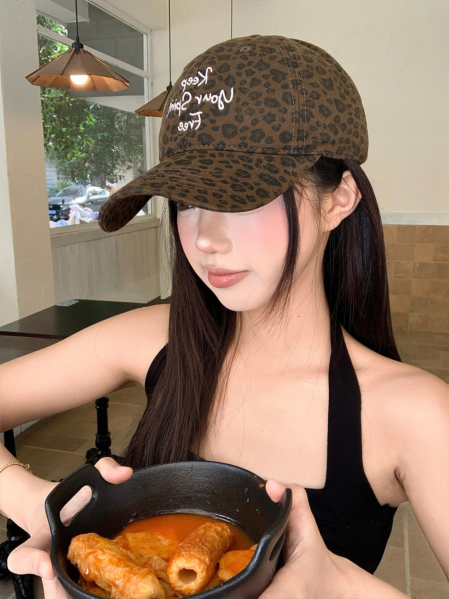 レトロ風ヒョウ柄キャップ：夏用UVカットフリーサイズの実用性と使い方