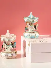 可愛いピンクの回転木馬ジュエリーボックス【ネックレス収納・プレゼントにも最適】
