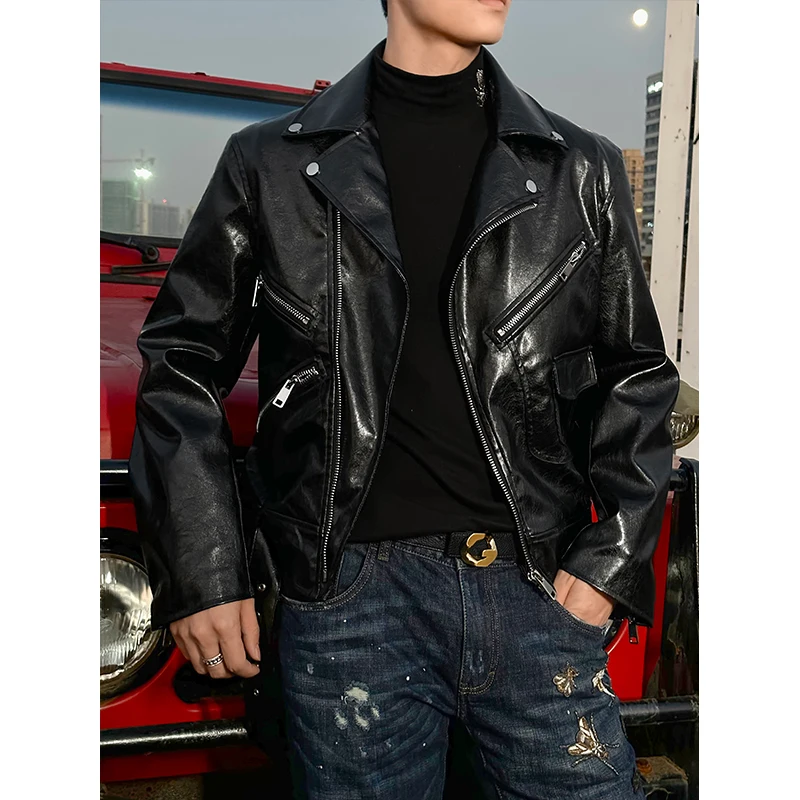 レトロデザインのライダースジャケット：翻領・ジッパー付きで秋のカジュアルスタイルを実現