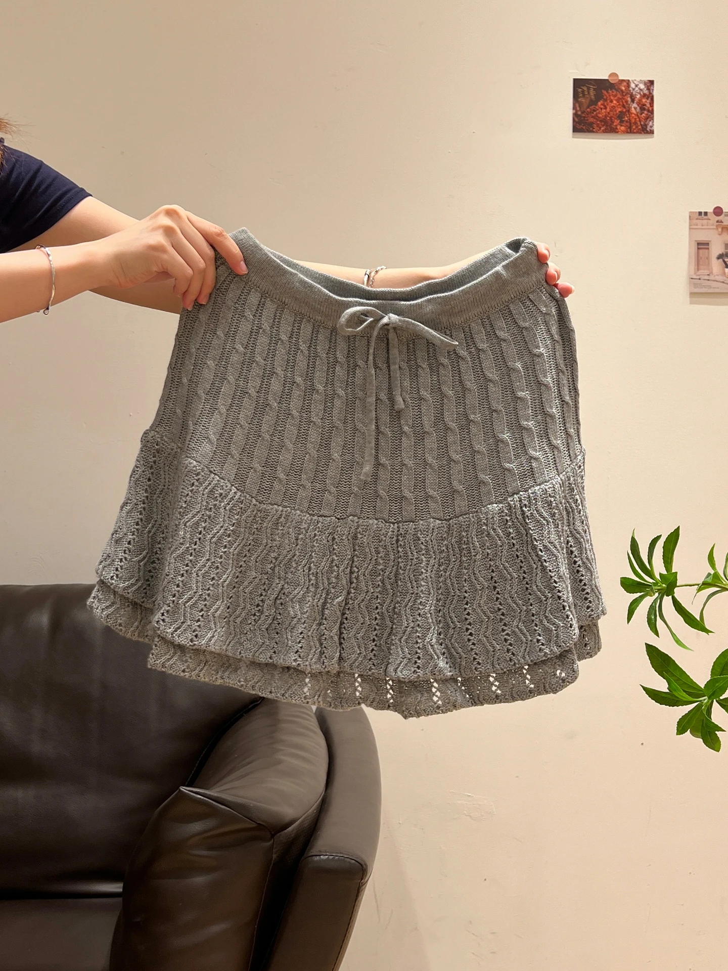 ニットプリーツスカート：高腰Aラインの通勤スタイルを実現する女性用レース編みショートスカート
