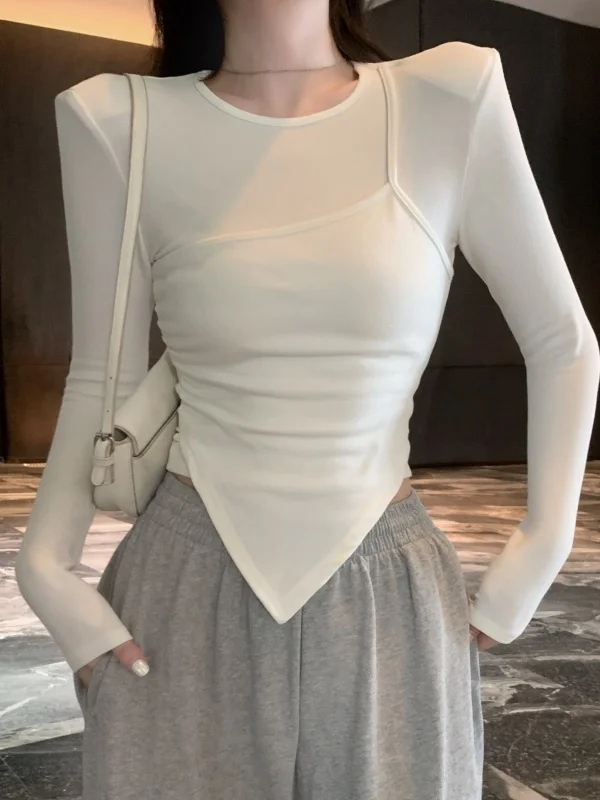 ロング丈Tシャツのコーデで迷うなら、この1着で解決できる？