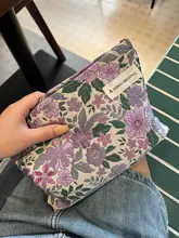 おしゃれなチューリップデザインの化粧ポーチ【携帯用・旅行用・収納バッグ】