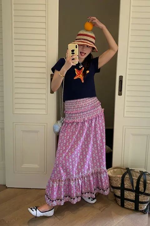 デザイン性のある短袖Tシャツ【女性用・夏用・ブラック・ショート丈】