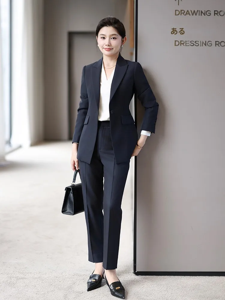 大人可愛い服 50代コーデ 完全ガイド｜ダークグレーウールジャケットの実際の使い方