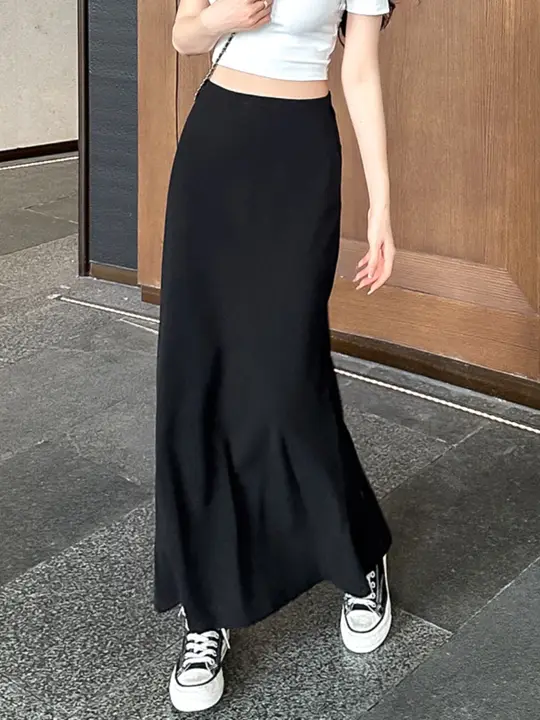 春と夏に万能な女性用ブラックフィッシュテールスカート