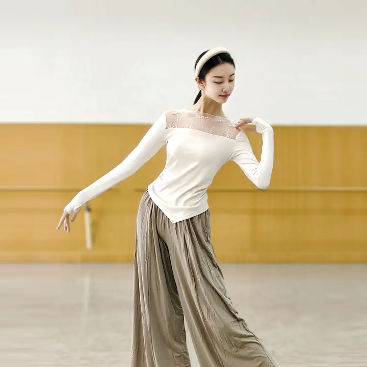 クラシックバレエの練習用長袖トップス【女性用・春夏用・スリムフィット】
