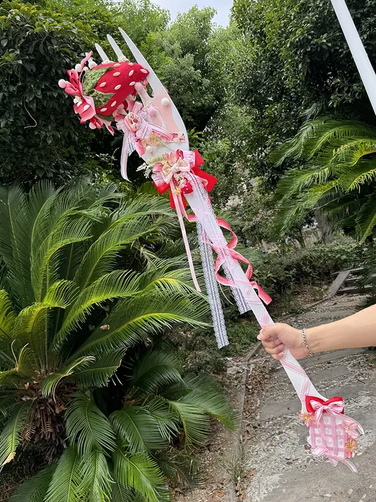 大きなストロベリーフォーク【六芒星デザイン・ロリータ風・可愛い撮影用】
