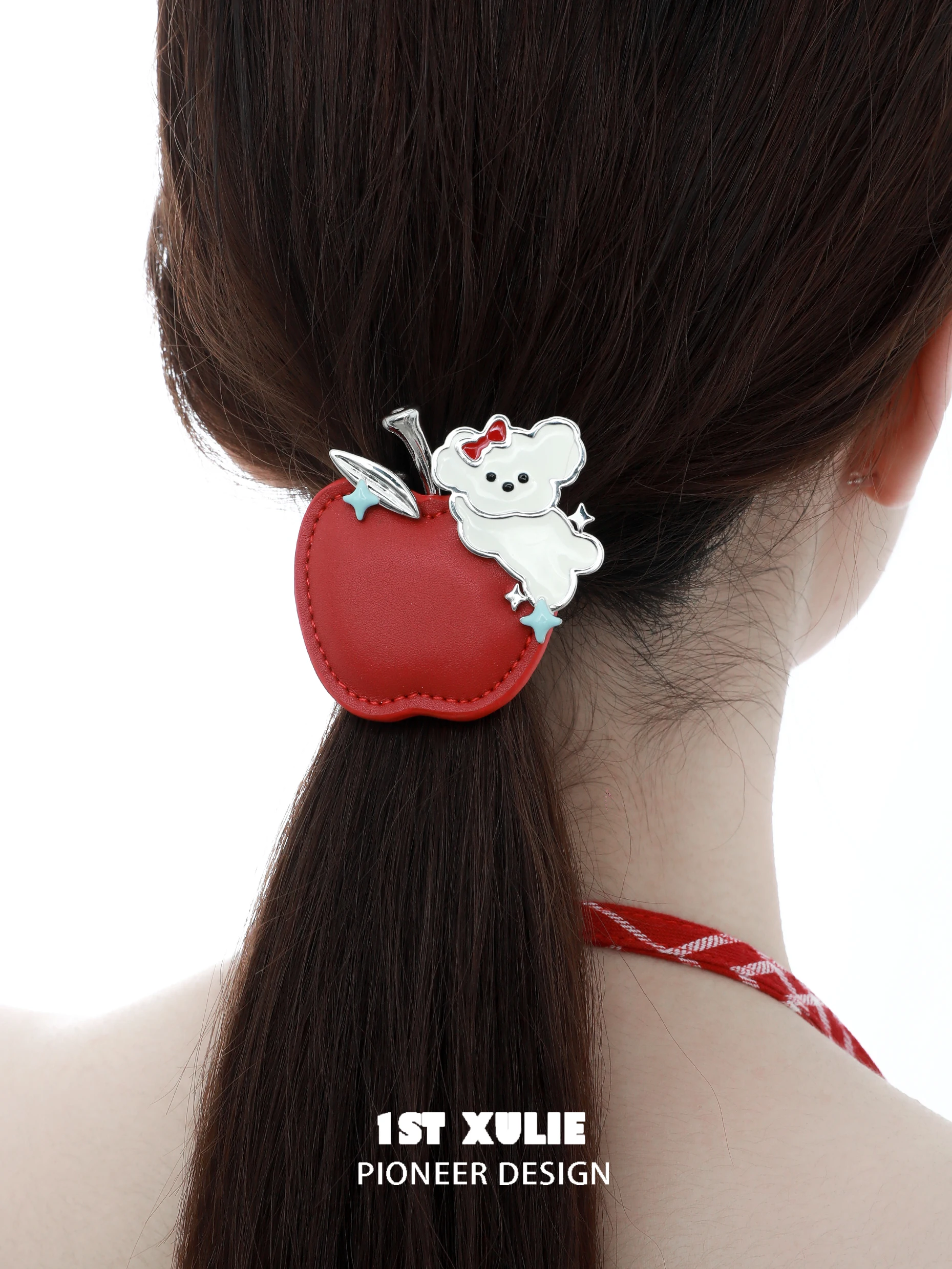 ポニーテール ボサボサに合う高級感のヘアクリップは？