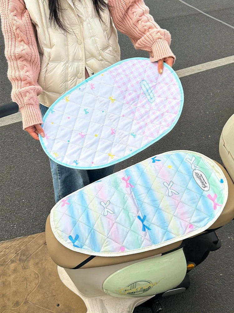 リバーシブル敷きパッドはどんな素材がおすすめ？夏のバイク通勤に最適な選び方とは？