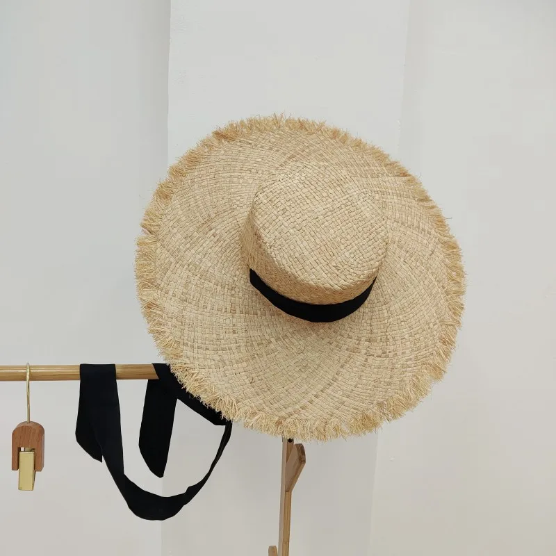 goストで失敗しない夏のスタイルは？ラフィア草帽が解決するリアルな使い方
