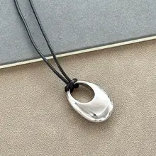 シンプルな卵型ペンダントネックレス【黒紐・立体水滴デザイン・シルバー・ロングタイプ】