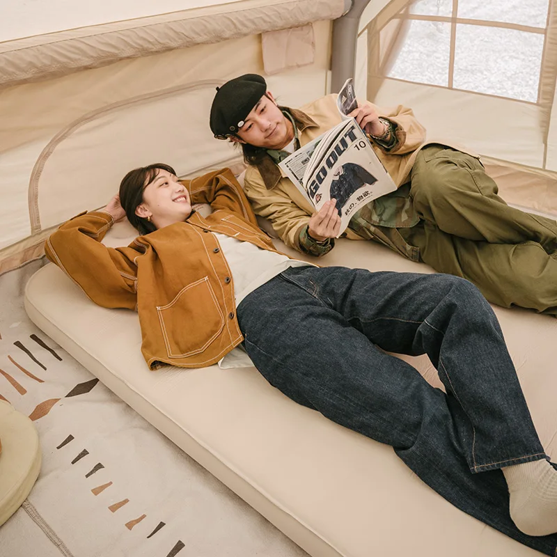 2人でキャンプするとき、寝る場所は本当に大切？自然に 溶け込むための「自動膨張マット」の選び方
