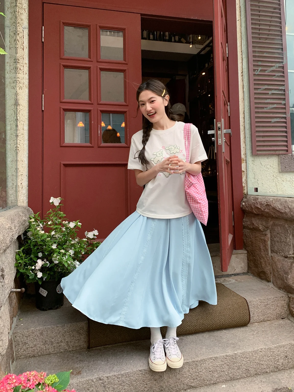 夏服コーデのスカートで迷うなら、この1点が救いになる？