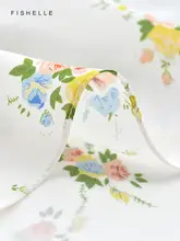 レトロな小花柄シルクスカーフギフトボックス【絹製・実用的なプレゼント】