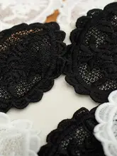 オーバル型刺繍布パッチ【ブラック＆ホワイト・レース小花・ハンドメイド・装飾用】