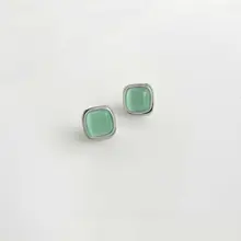 ガラスキャッツアイスクエアジオメトリックデイリービジネス用ピアス【エレガントなデザイン・グリーン】