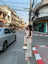 優しいVネックボタン付きベーシック薄手日焼け止めブラウス