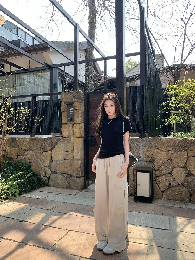 夏用レディースカーゴパンツホワイトウエストゴムストレート：きれいめスタイルの実用性と着心地を解説