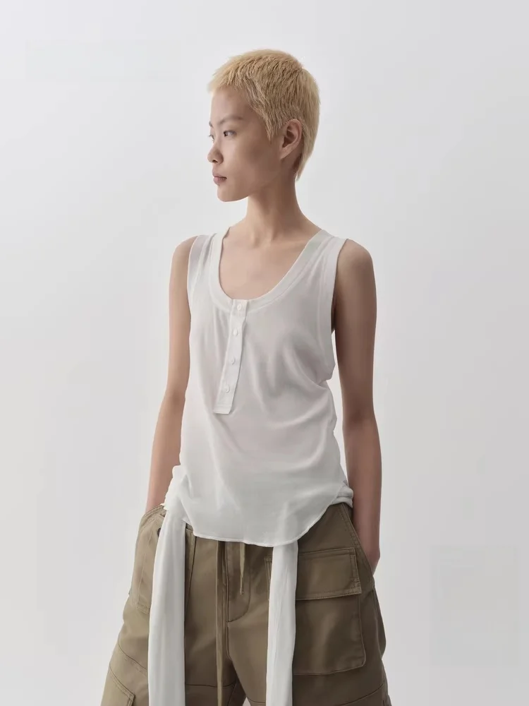 ノースリーブワンピース tシャツ 重ね着のベストな選び方は？4選で春から秋まで使える軽量スタイルを提案