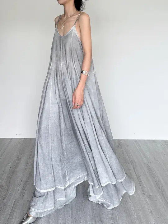 個性的なデザイン！大きなスカートのレトログラデーションキャミソールワンピース