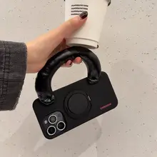 秋冬用 手提げスマートフォンケース【スタンド付き・ストラップ付き・iPhone対応・女性向け】