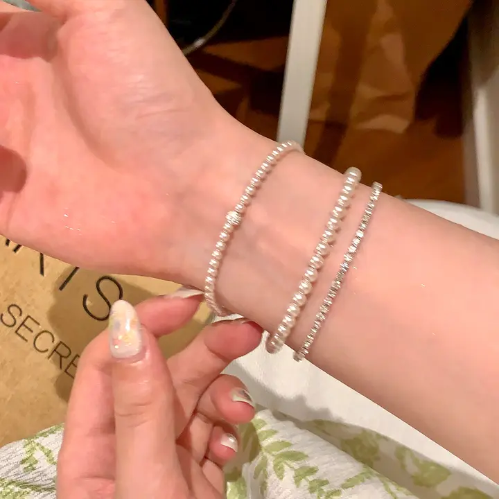 華やかな輝き！ダブルレイヤーのマンタローズパールブレスレット【軽やかで高級感あふれるデザイン】（セットアップ対応）