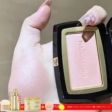 色にこだわった魅惑のチークパレット【ナチュラルな発色】