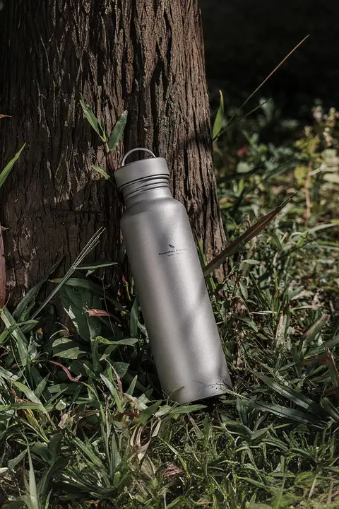 軽量チタニウム製アウトドアウォーターボトル【携帯便利・キャンプ用・登山用】