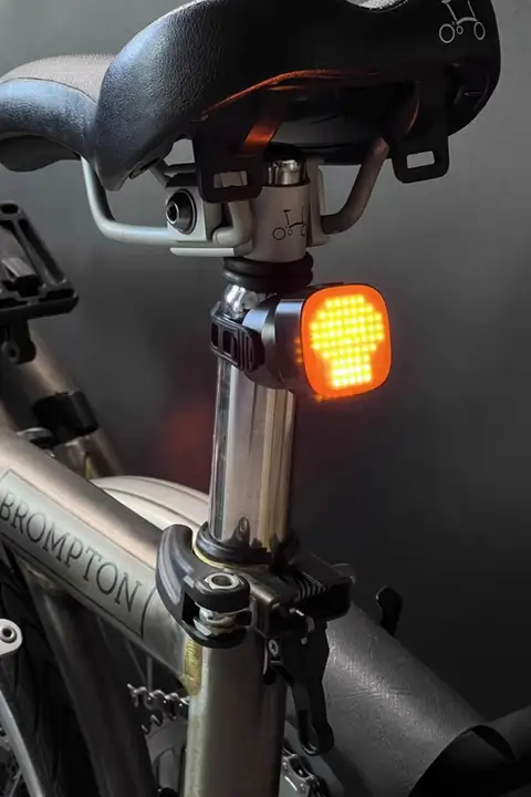 テールライト 子供用自転車 夜間走行用 スマート 明るさ調節