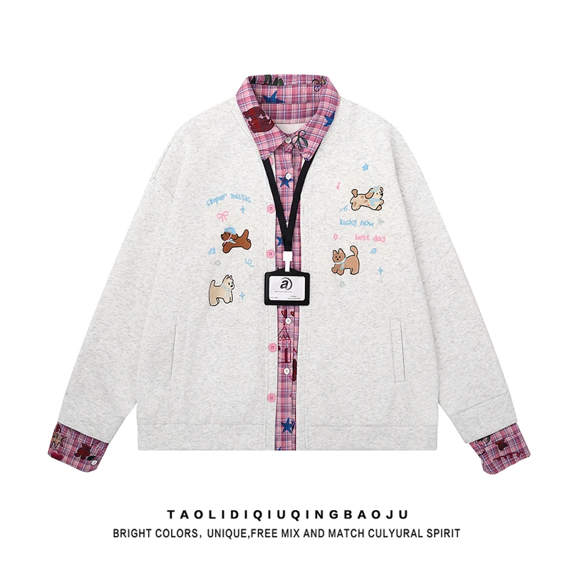 可愛らしい犬の刺繍入りポロネックパーカー：カジュアルスタイルで秋から春にわたる着用シーンを実現
