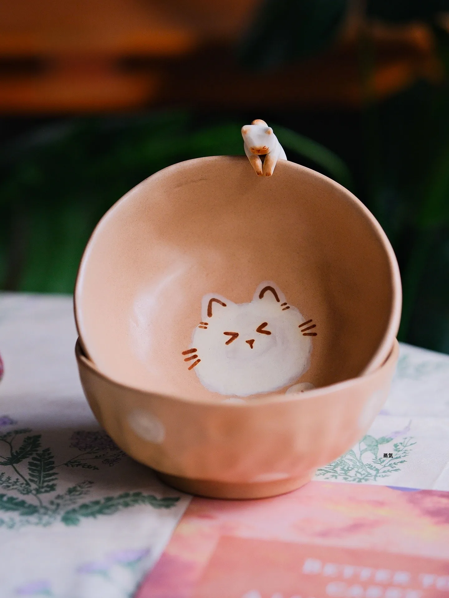 かわいいシャム猫デザインの陶器サラダボウル：レトロスタイルで日常使いに最適な家庭用食器