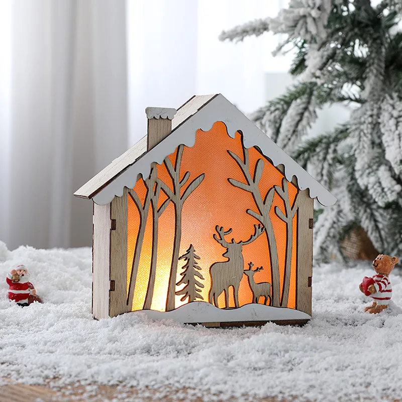 ミニハウスにクリスマス照明を導入するなら、この木製の温かみがおすすめ？