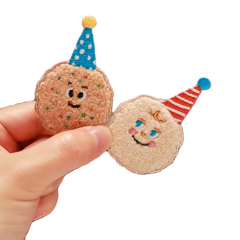 可愛らしい羊羔绒の刺繍ヘアクリップ【子供用・サイドホールド・女の子向け】