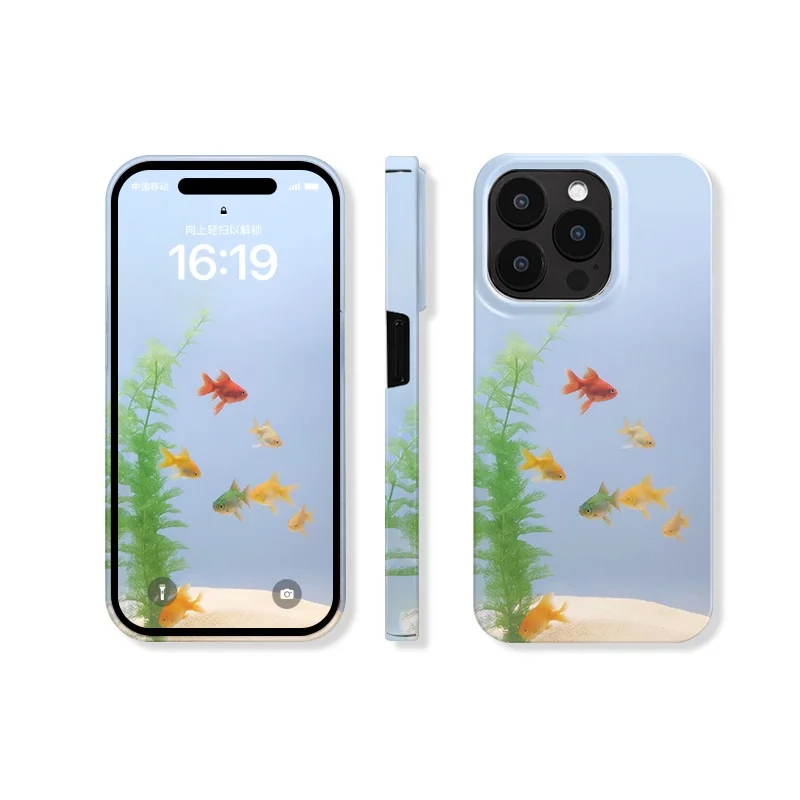 100均スマホケースとゴールドケースの選択で迷うなら、このアート金魚デザインが救う