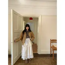 秋のおしゃれに最適！白色のふんわりシフォンAラインスカート【女性用・ユニークなデザイン】