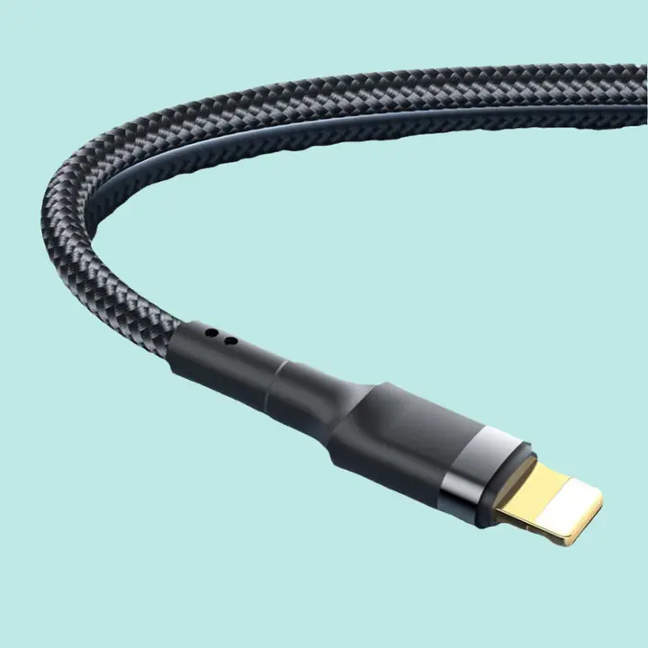 iPhoneおよびiPad対応USB急速充電ケーブル【二メートル・車載用】