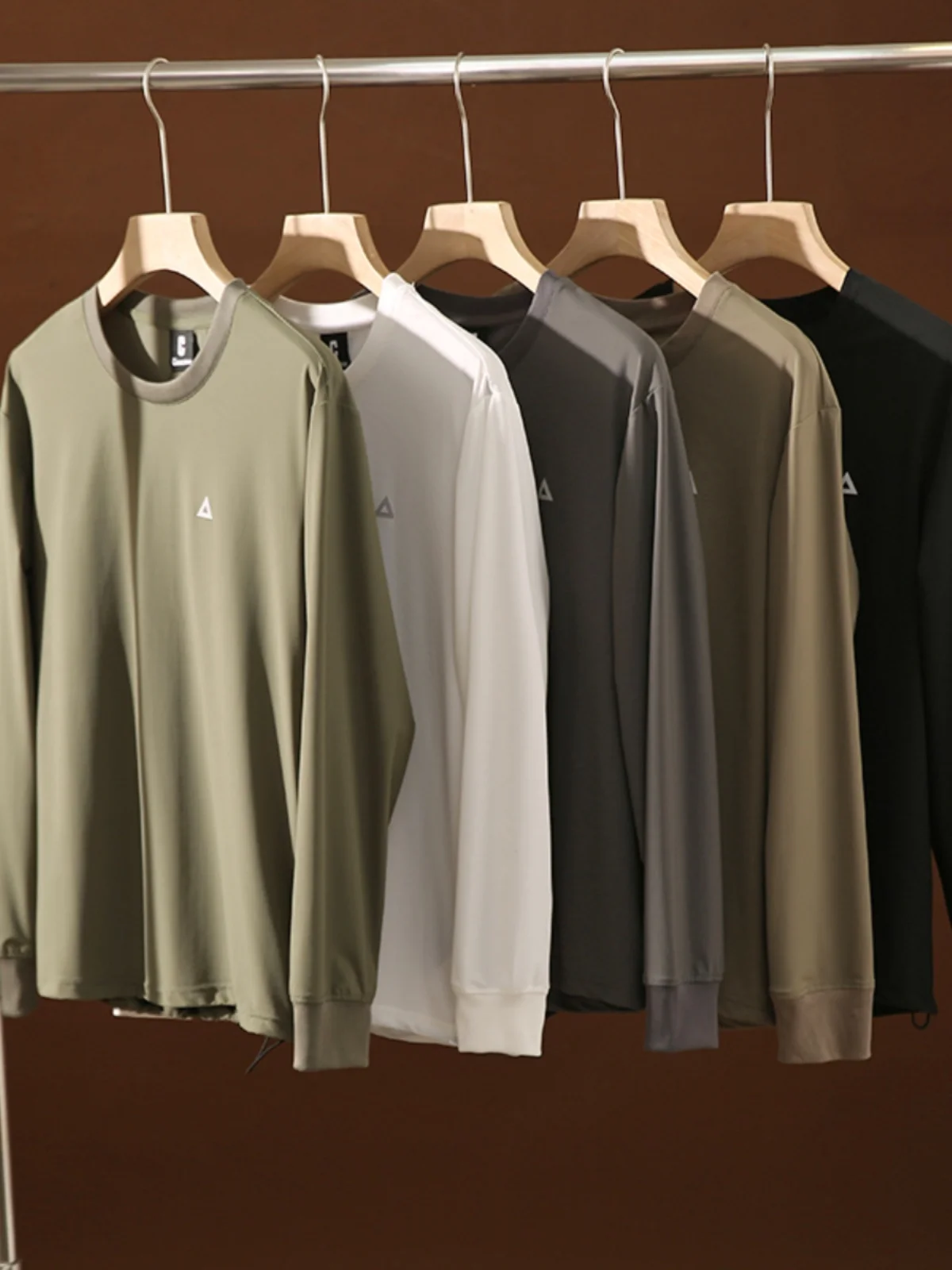 楽天でメンズのシャツやTシャツを選ぶときの人気ブランドはどこ？