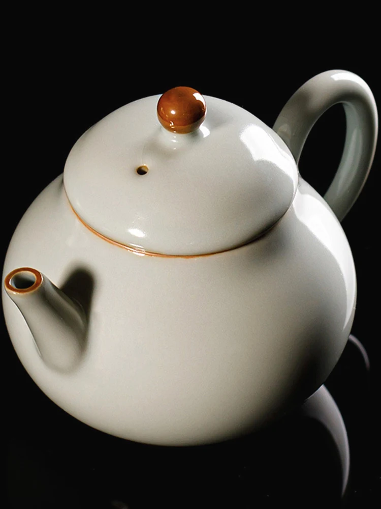 天青色梨形茶壺：汝窯鉱釉陶瓷的中式茶道核心器物