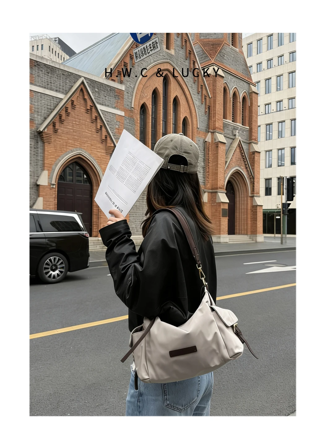 2wayショルダーバッグ：H.W.C&LUCKYの軽量ナイロンバッグが日常使いに最適な理由