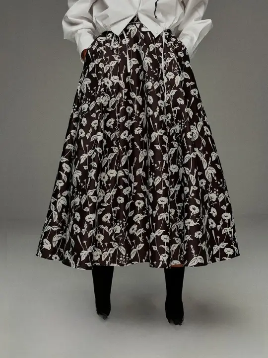 アート風 朝顔柄 Aラインプリントスカート【膝下丈・デザイン性】